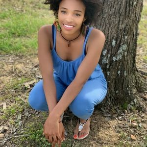 Meet your Posher, Emilia